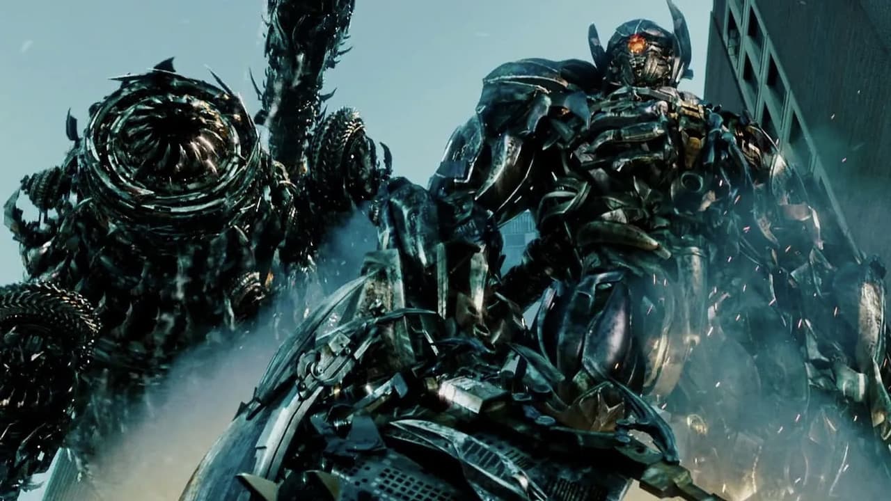 Transformers: Dark of the Moon still 4
